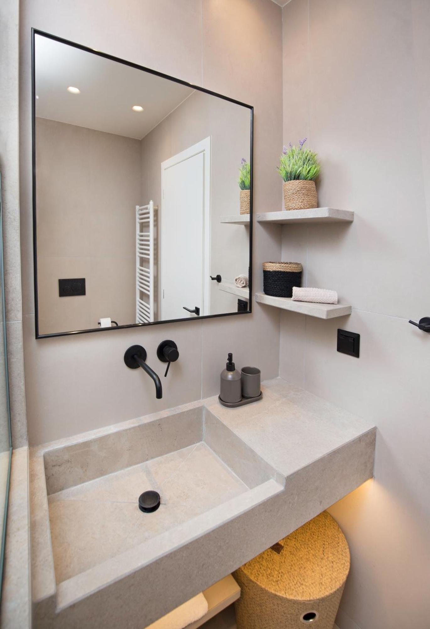 Urban Spacious Apartment Near Kallimarmaron 아테네 외부 사진