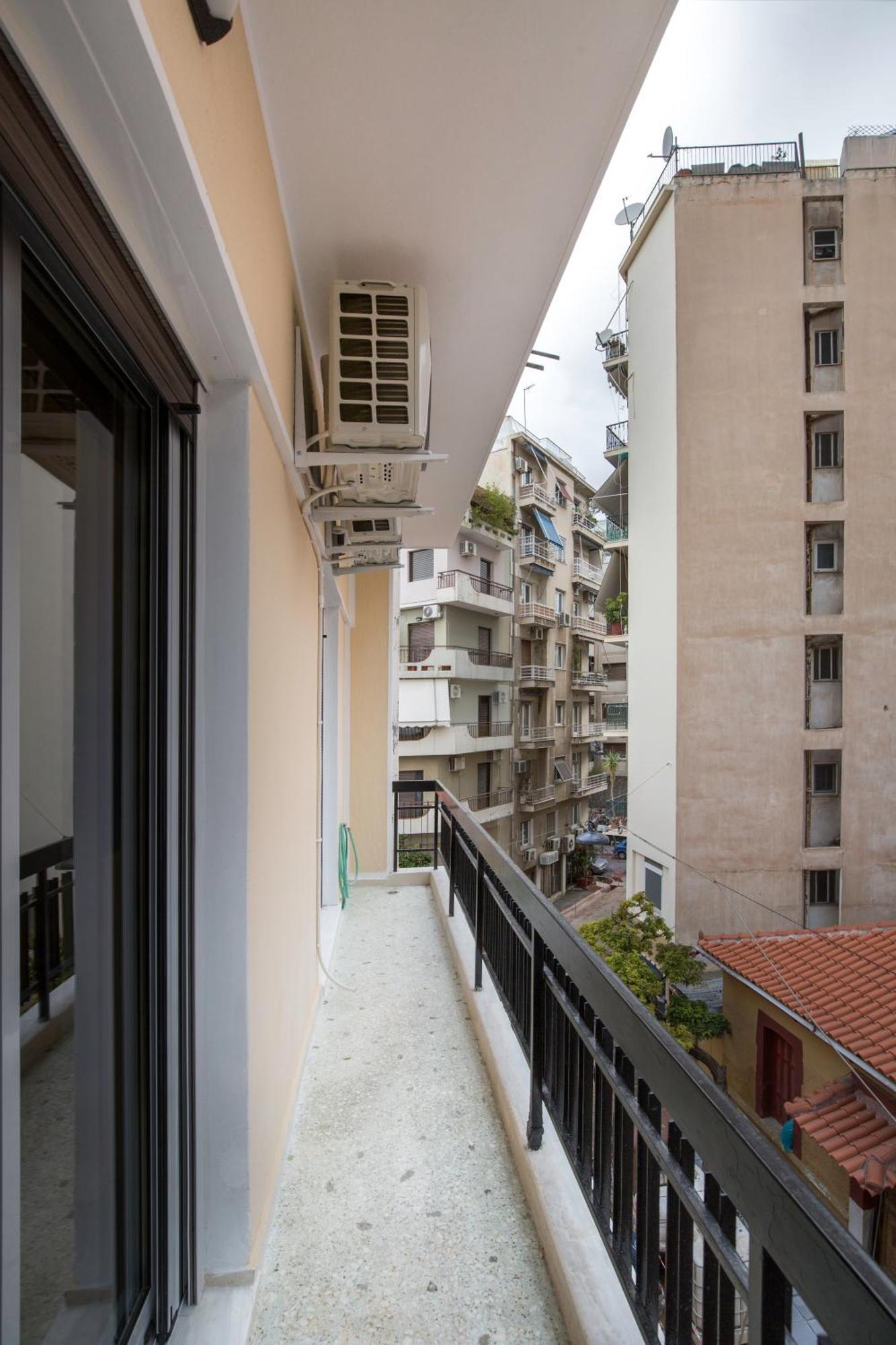 Urban Spacious Apartment Near Kallimarmaron 아테네 외부 사진